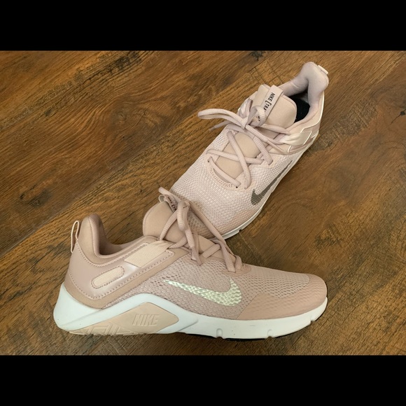 Nike Shoes - Nike Legend Essential Womens Casual Shoes Size 9